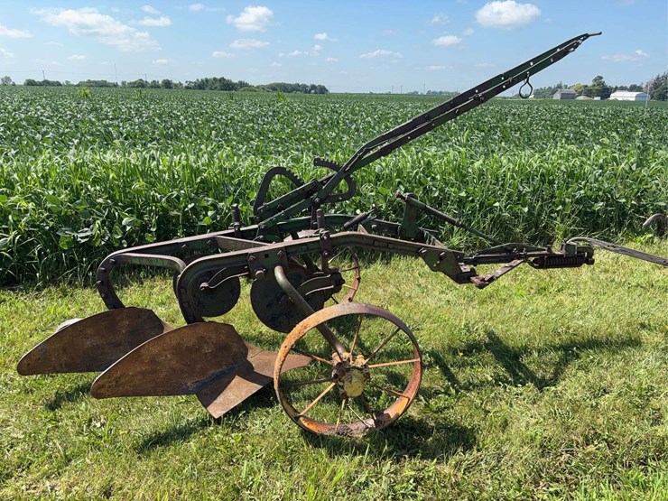 john-deere-16-image-4