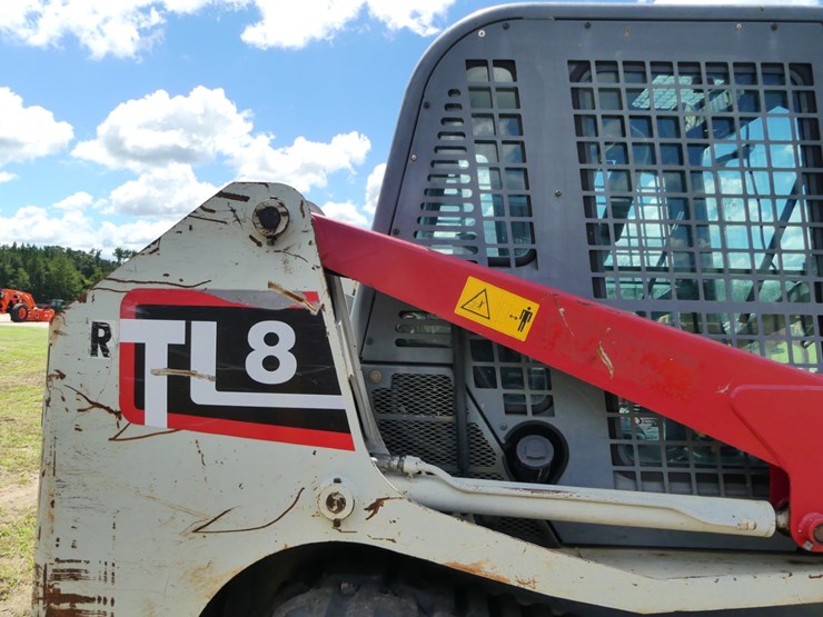 2015-takeuchi-tl8-image-9