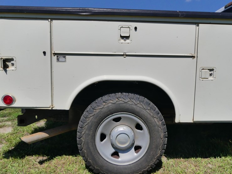 2008-ford-f250-xl-image-9