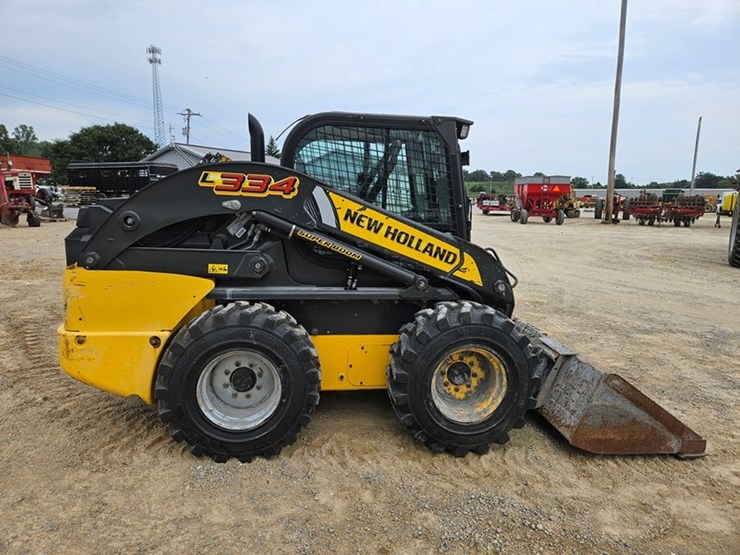 new-holland-l334-image-6