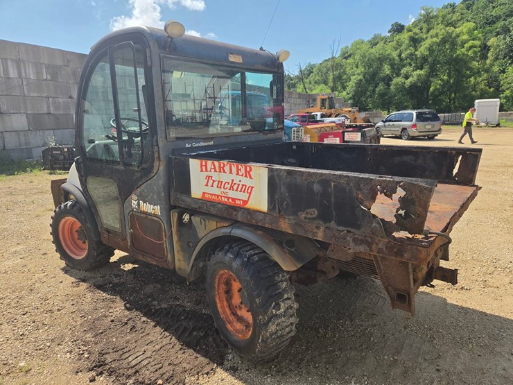 2004-bobcat-toolcat-5600-image-3