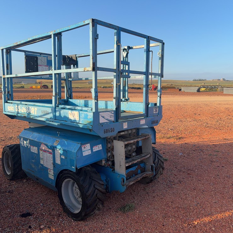 2007 GENIE GS2668RT