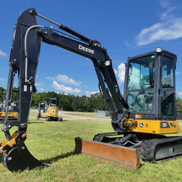 2023 Deere 35P