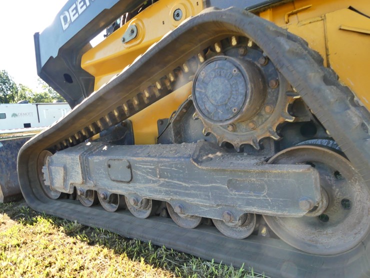 2021-deere-333g-image-5
