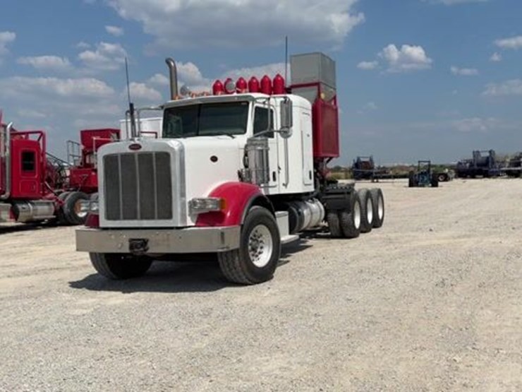 2013-peterbilt-367-image-1