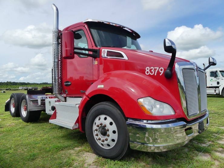 2018-kenworth-680-image-1