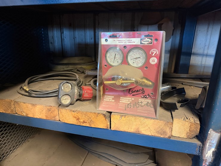 (13)-shelves-w/-welding-related-tools,-wire-&-power-tools-image-20