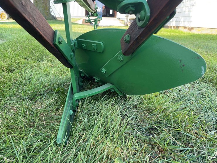 john-deere-16-image-10