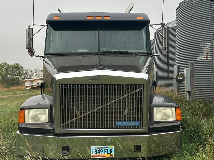1996-volvo-sleeper-image-2