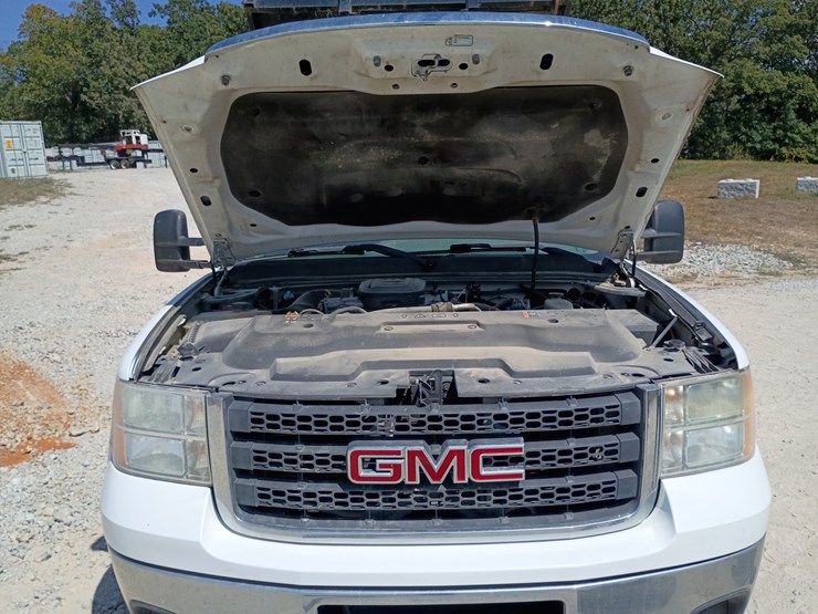 2013-gmc-sierra-3500-image-38