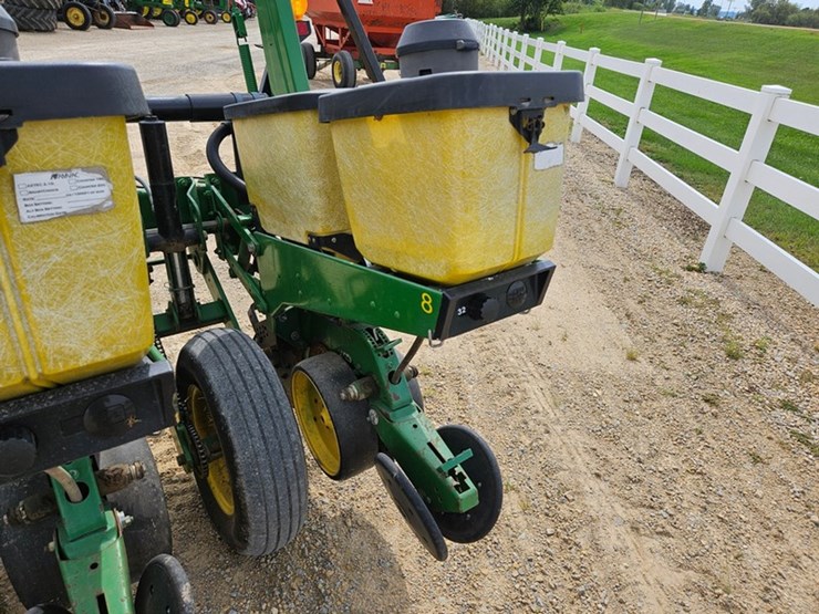 john-deere-7200-image-37