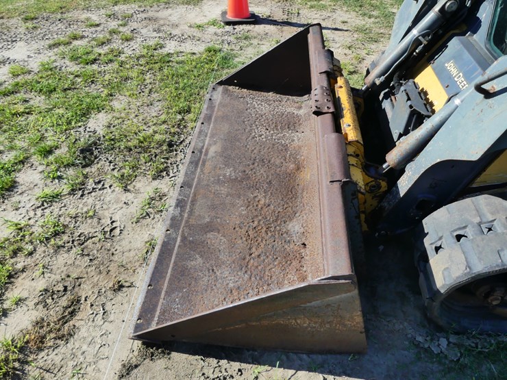2016-deere-317g-image-11