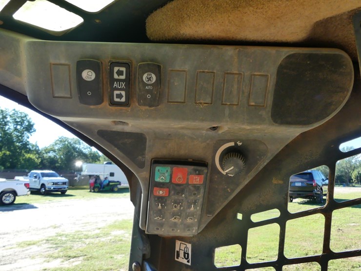 2018-deere-325g-image-15