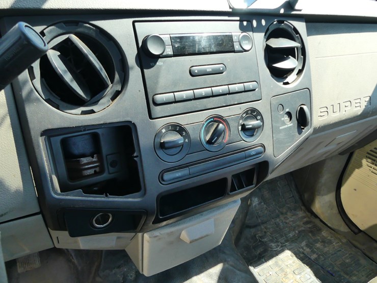 2008-ford-f250-xl-image-13