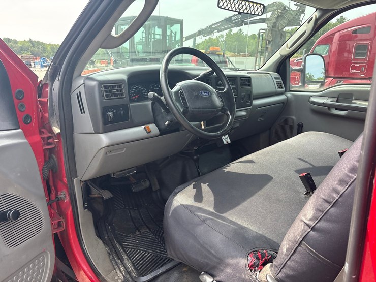 2004-ford-f350-image-29