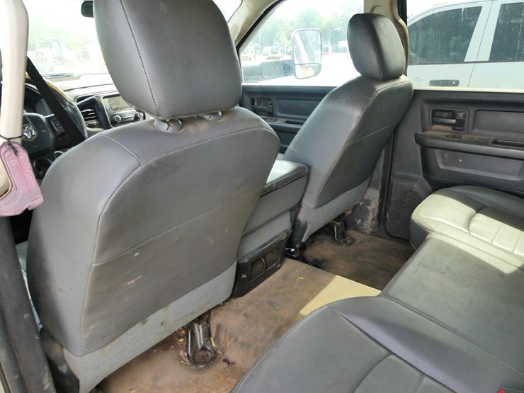 2017-dodge-ram-3500-image-13