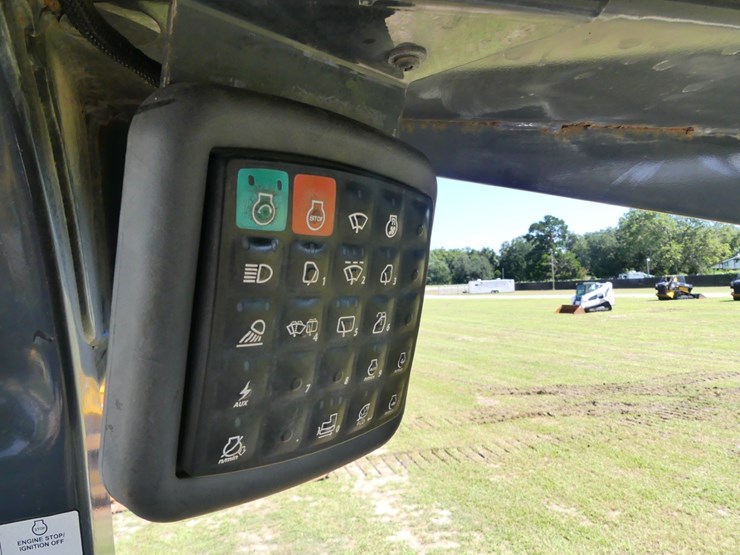 2019-deere-450k-lgp-image-16