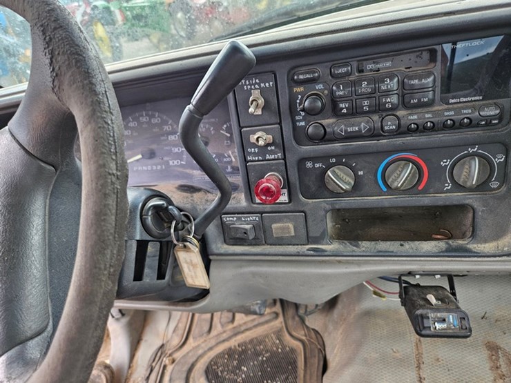 2000-gmc-3500-image-23