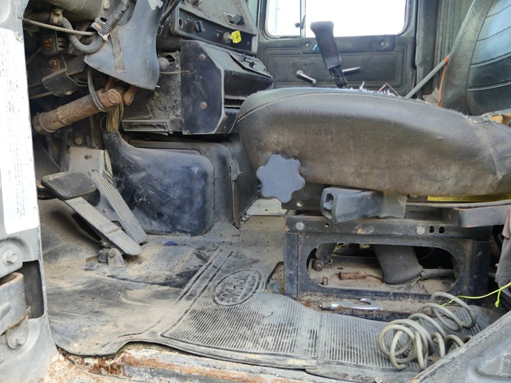 mack-dump-truck-image-13