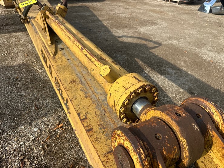 caterpillar-330-image-8