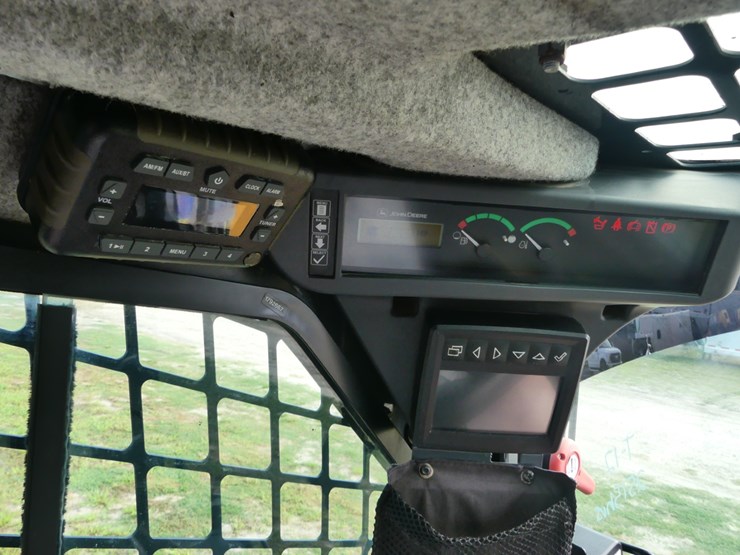 2023-deere-331g-image-17
