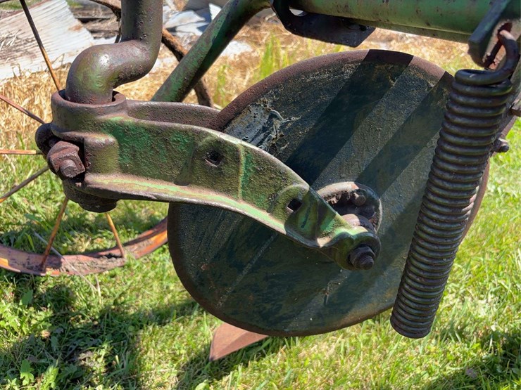 john-deere-16-image-15