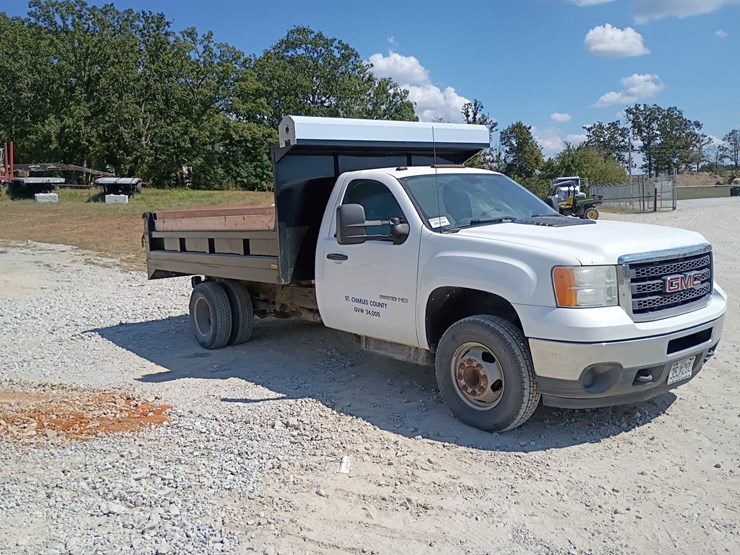 2013-gmc-sierra-3500-image-17