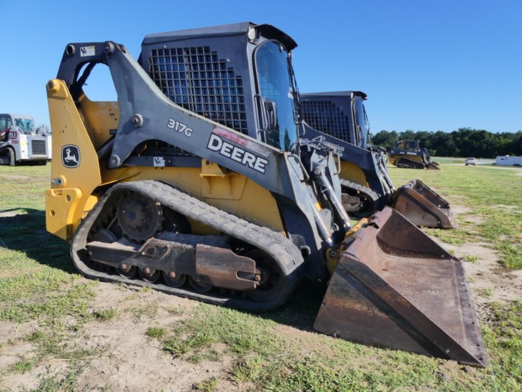 2016-deere-317g-image-1