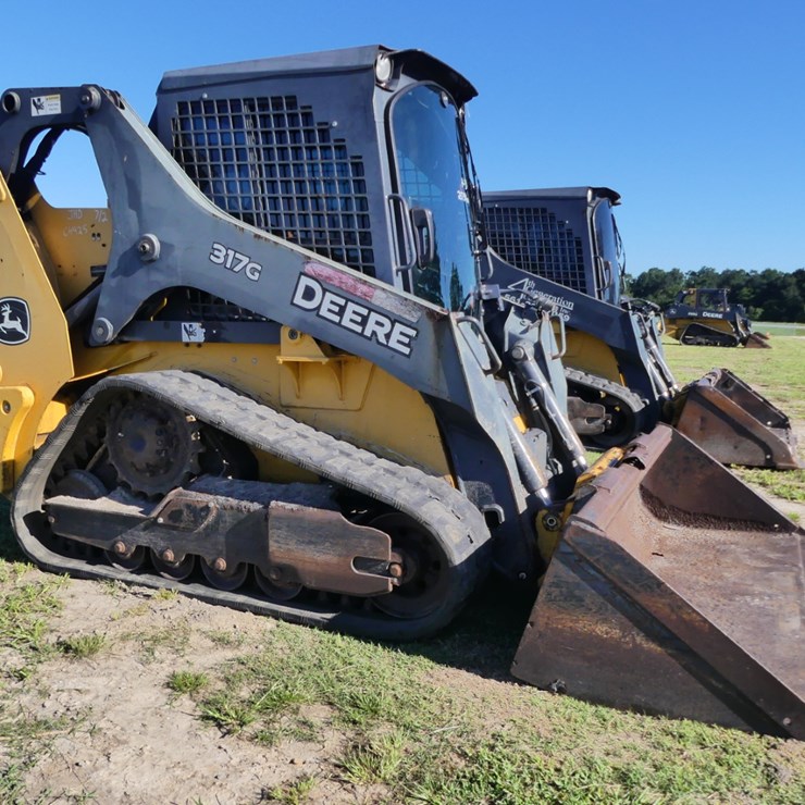 2016 DEERE 317G