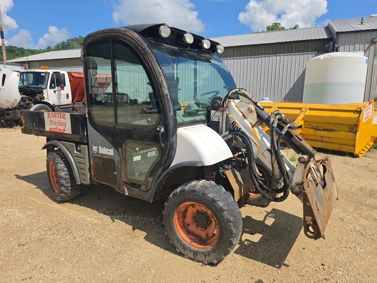 2004-bobcat-toolcat-5600-image-7
