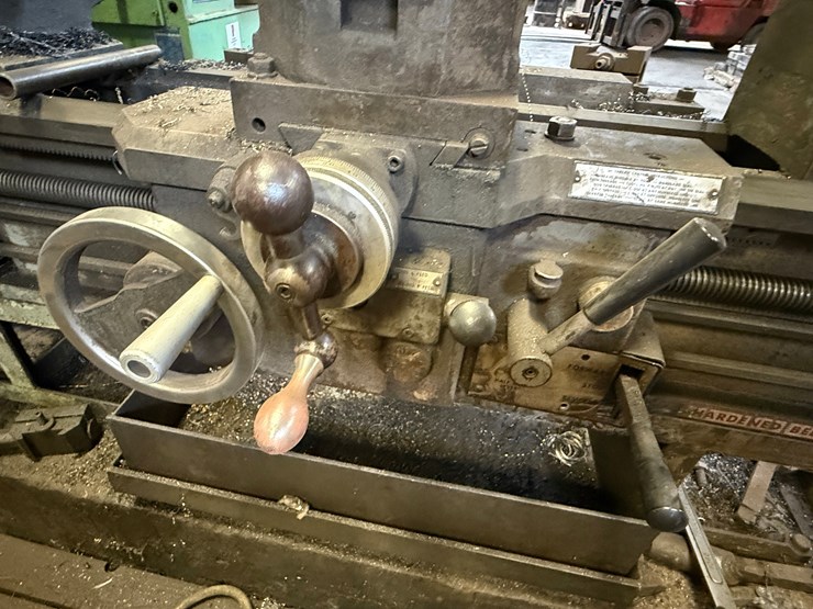 standard-modern-tool-co.-model-41570-26”x30”-bench-lathe-image-6