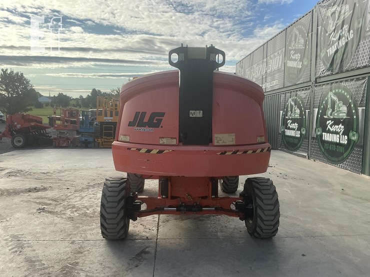 2021-jlg-400s-image-3