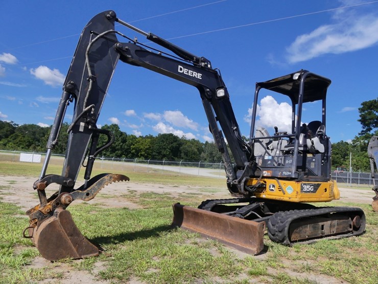2021-deere-35g-image-1