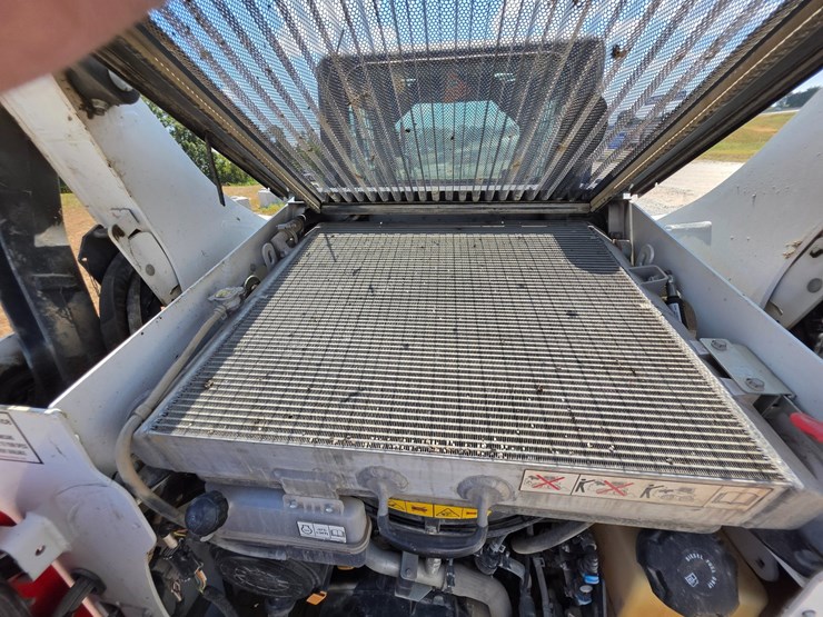 #26217-•-2022-bob-cat-t66-skid-steer-image-17