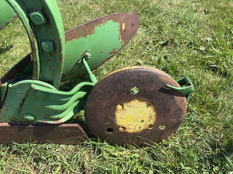 john-deere-12-image-21