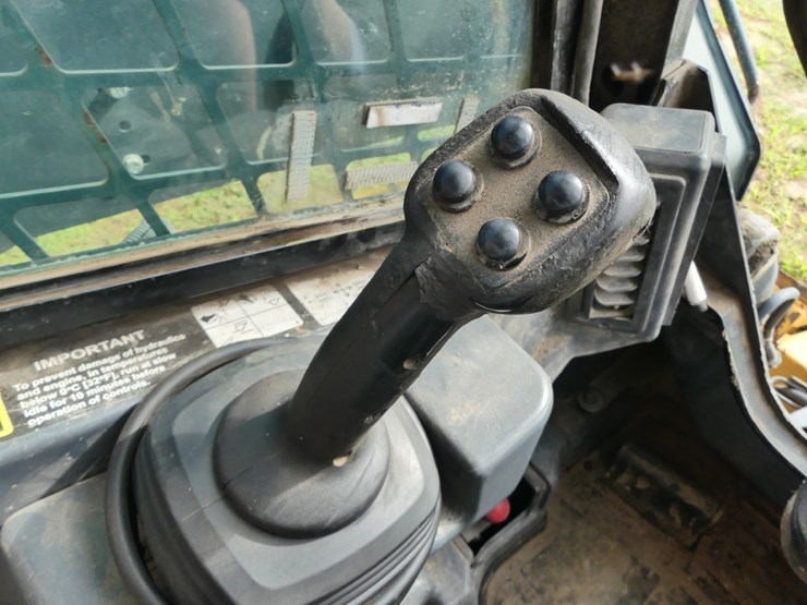 2017-deere-331g-image-14