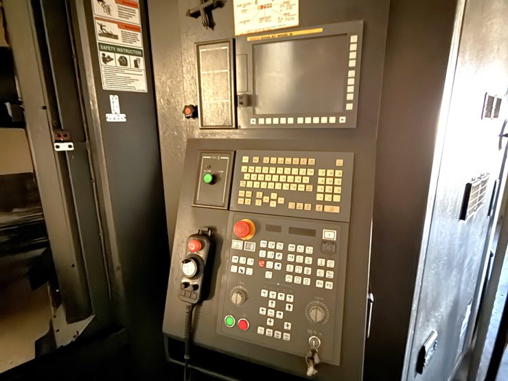 2018-hyundai-wia-kh63g-horizontal-cnc-milling-machine-image-2