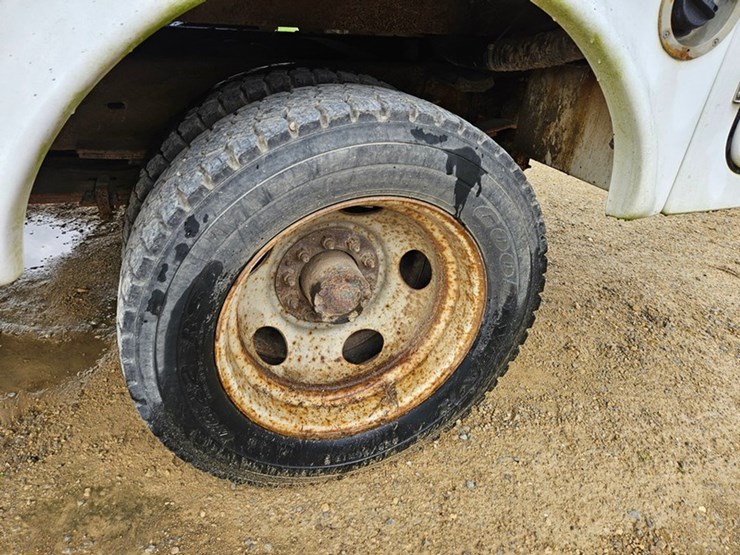 2000-gmc-3500-image-28
