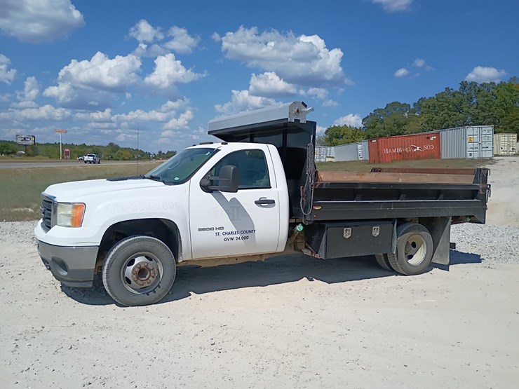 2013-gmc-sierra-3500-image-2