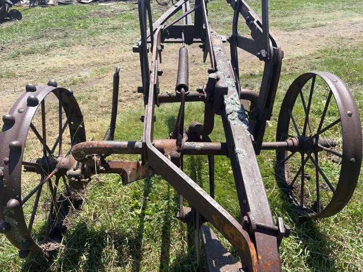 allis-chalmers-16”-one-bottom-pull-type-moldboard-plow-image-20