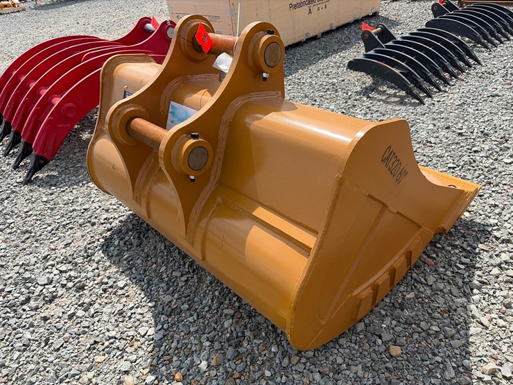 caterpillar-320-image-3