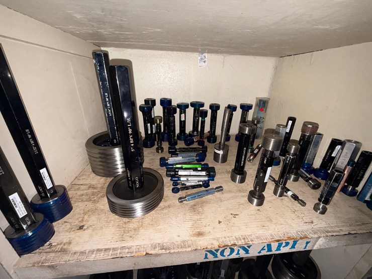 lot-w/-contents-of-gauge-room-including-(50+)-(unused)-in-act-&-non-api-up-to-11”-thread-gauge-&-metal-lockers-image-5