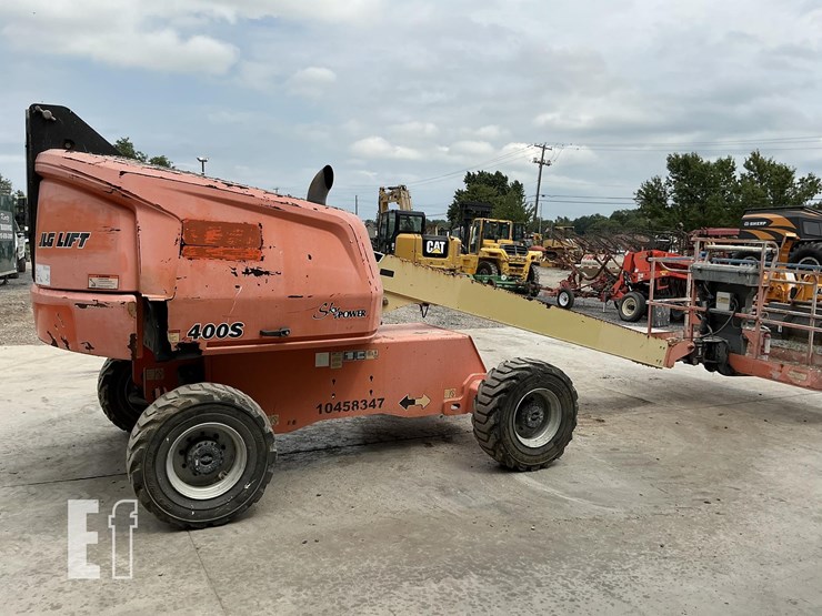 2016-jlg-400s-image-5