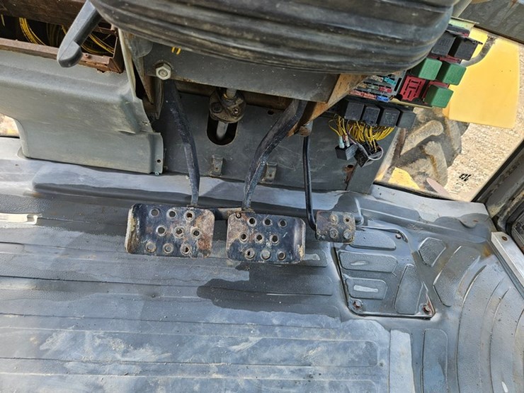 jcb-214s-image-29