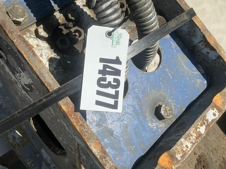 2020-caterpillar-330-image-5