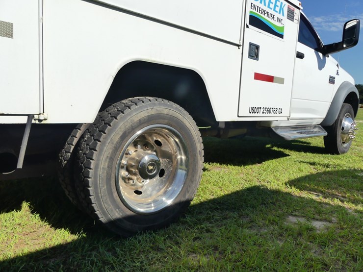 2012-dodge-ram-5500-image-9