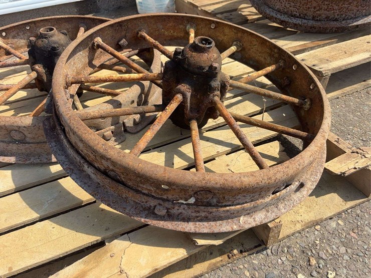 john-deere-24-image-4