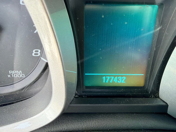2011-chevrolet-equinox-lt-image-15
