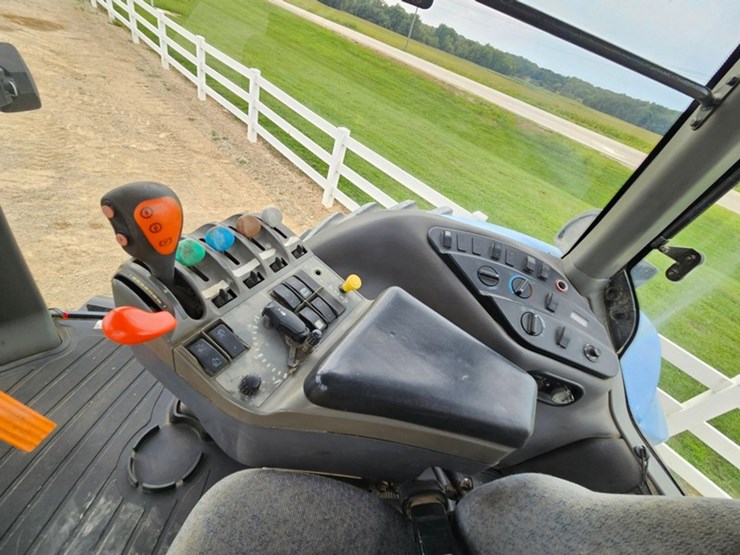 new-holland-tg285-image-26