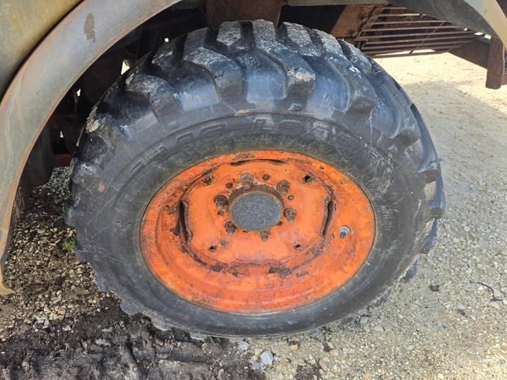 2004-bobcat-toolcat-5600-image-29